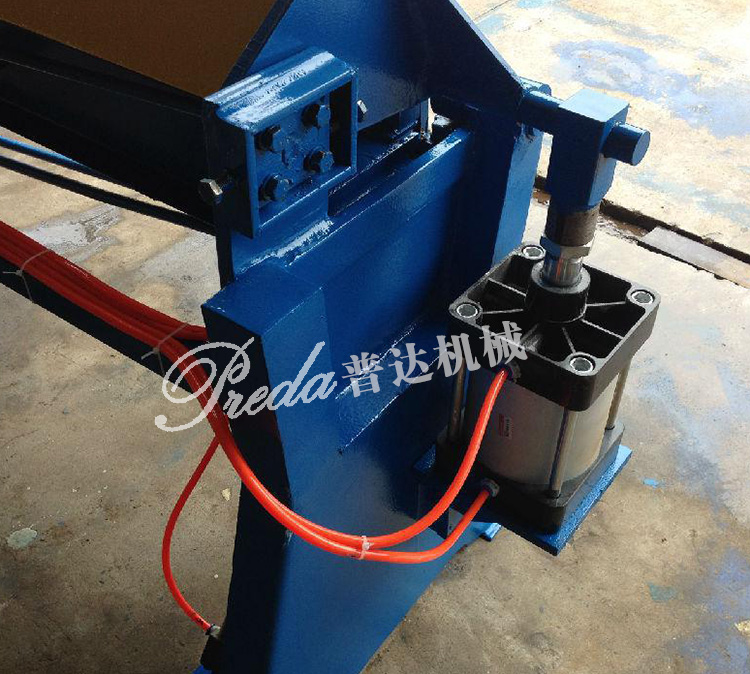 Pneumatic fodling machine Pneumatic fodling machine