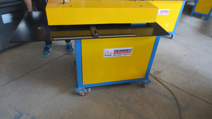 Beading and slitting machine