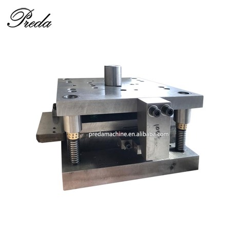 G clamp mold for TDC flange fastening - Preda Machine